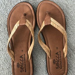 New in Box Sbicca flip flops!